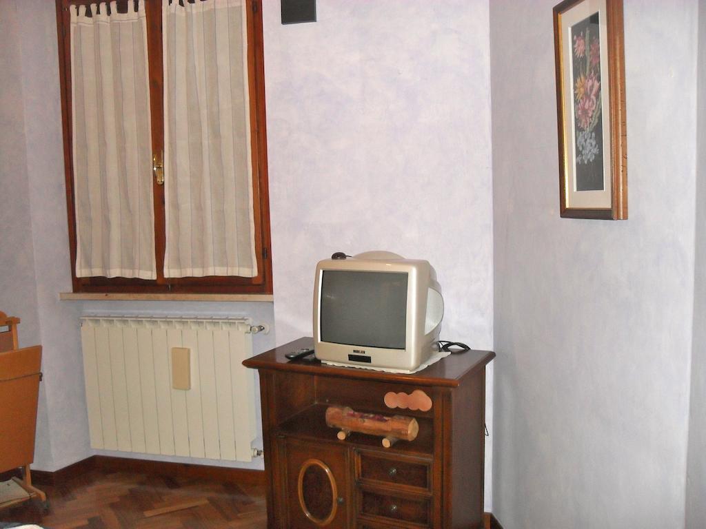 Affittacamere Casa Sofia Анґ'ярі Номер фото