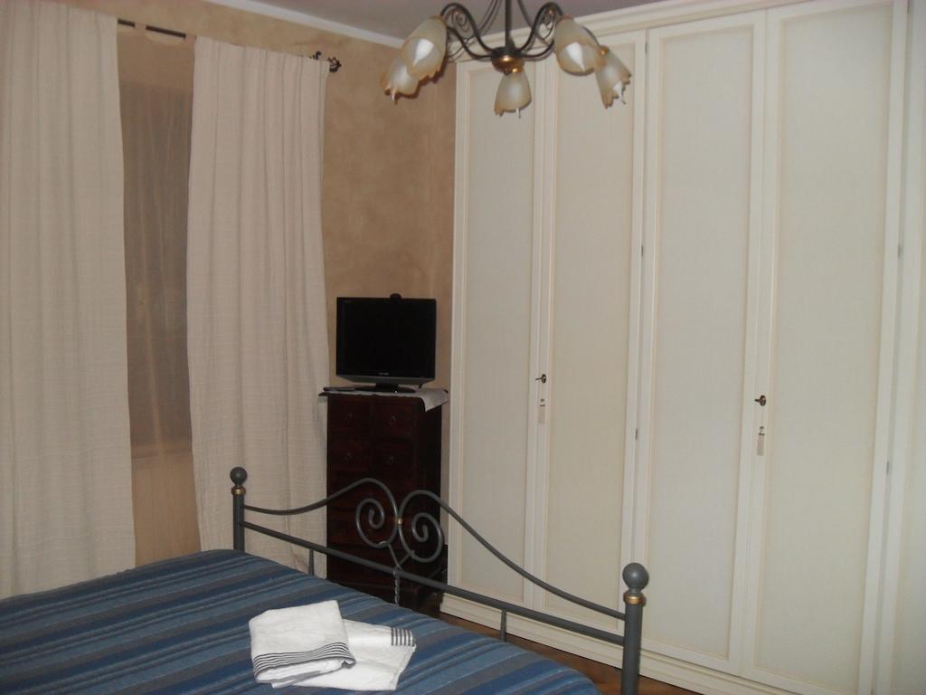 Affittacamere Casa Sofia Анґ'ярі Номер фото